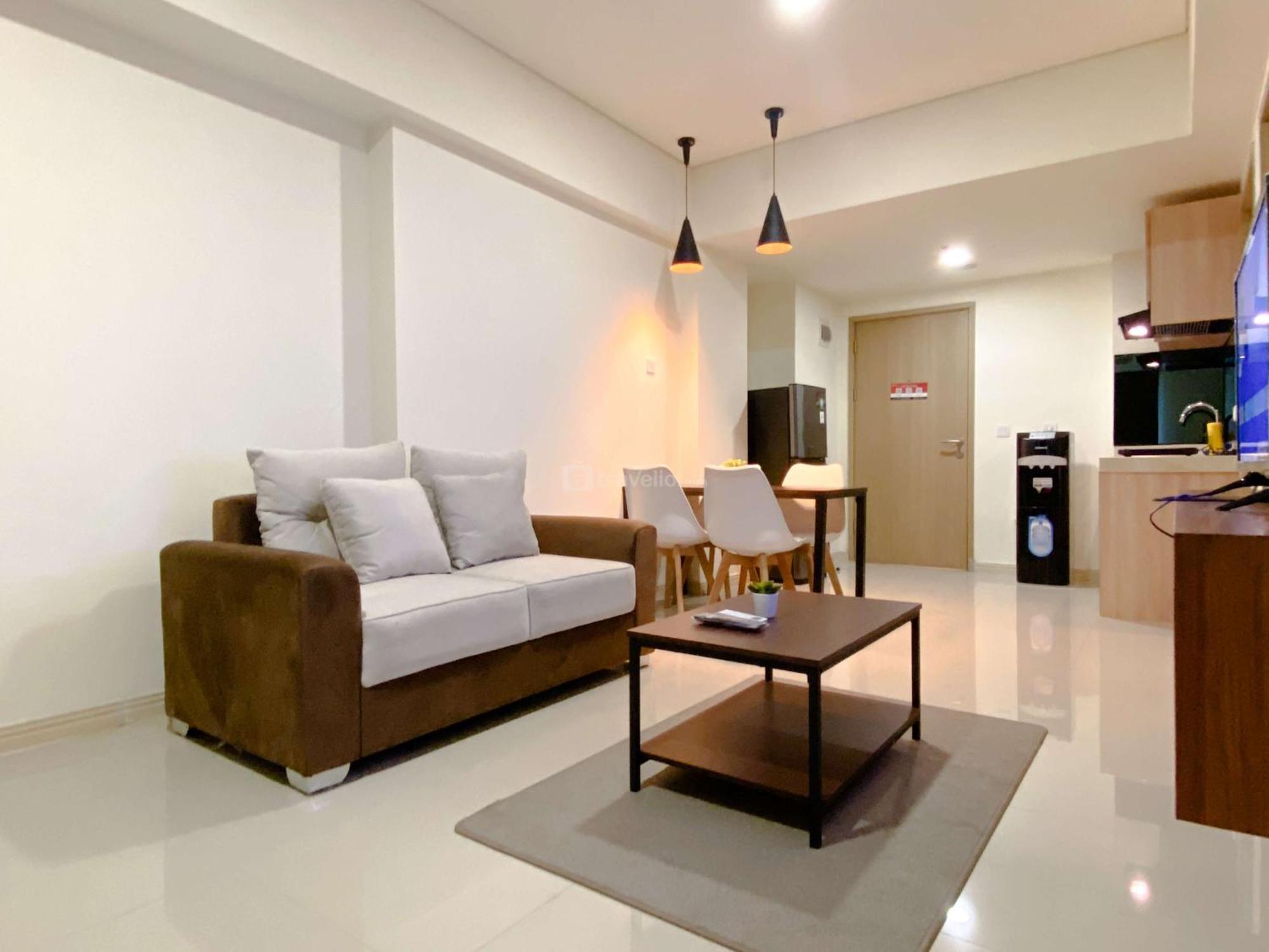 Homey 2Br With Work Space At Meikarta Apartment By Travelio Cikarang Dış mekan fotoğraf