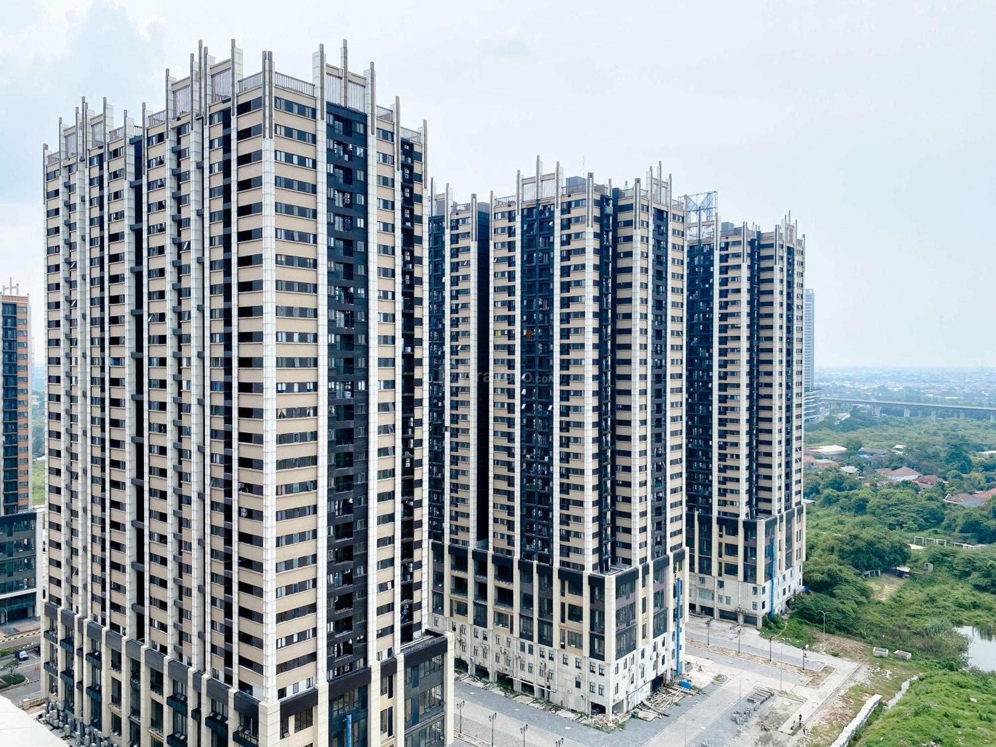 Homey 2Br With Work Space At Meikarta Apartment By Travelio Cikarang Dış mekan fotoğraf